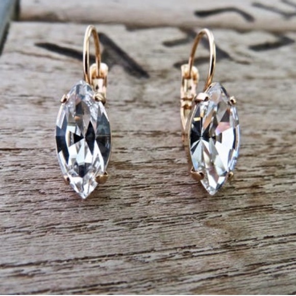 Marquise/navette cut handset with Swarovski crystals earrings - Nickel free - Picture 3 of 3